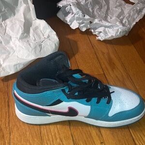 Must Go‼️ Unisex Like New Jordan 1 South Beach. Read Description Carefully 👇